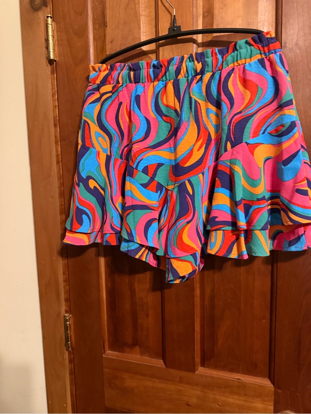Multicolor Abstract Swirl Ruffle Shorts - Picture 3 of 6